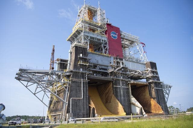 NASA image: SLS Core Stage Installed (Flame Trench View)
