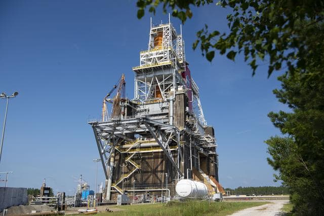 NASA image: SLS Core Stage Installed (Flame Trench View)
