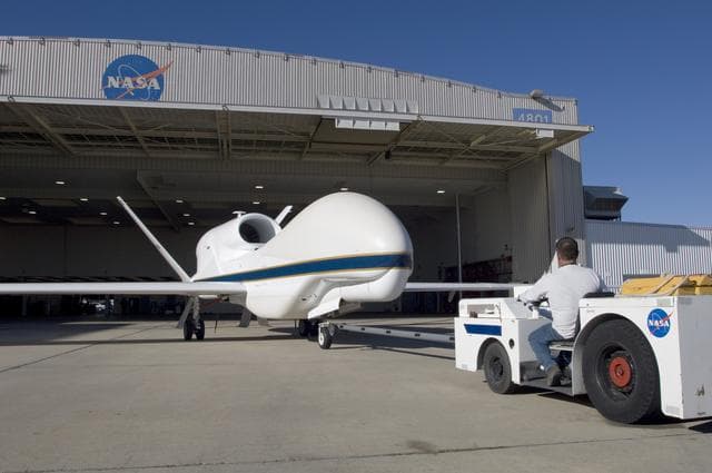 NASA image: ED07-0244-096