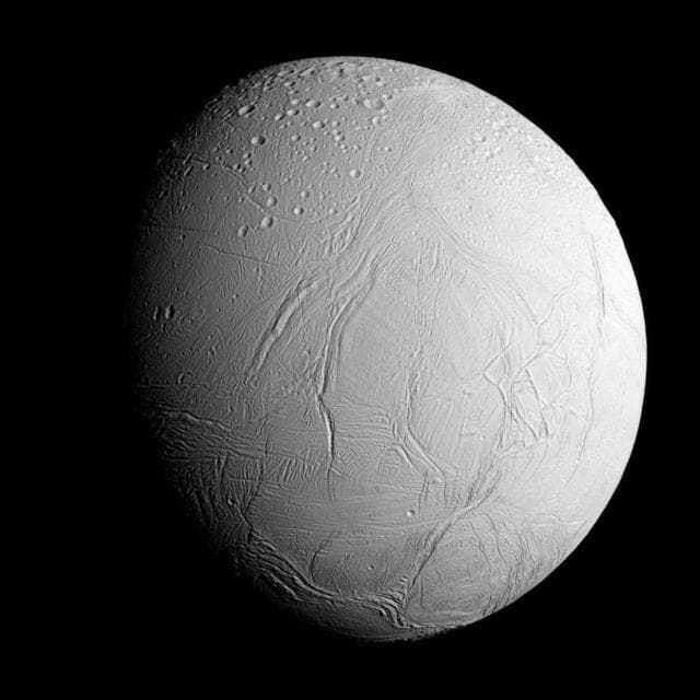 NASA image: Approaching Enceladus 
