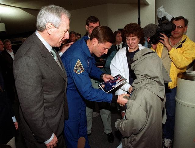 NASA image: KSC-00pp0135
