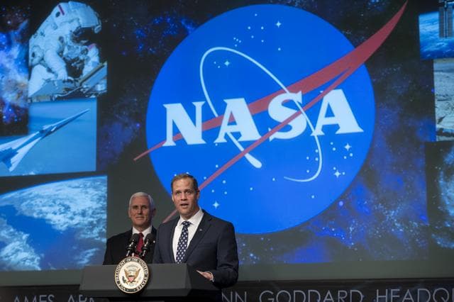 NASA image: Bridenstine Sworn In As NASA Administrator