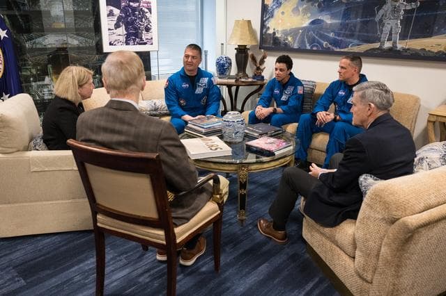 NASA image: NASA Leadership Meets with NASA’s SpaceX Crew-4 Astronauts