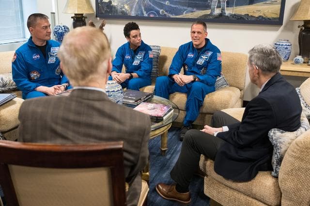 NASA image: NASA Leadership Meets with NASA’s SpaceX Crew-4 Astronauts