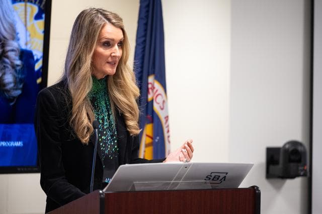 NASA image: SBA Administrator at NASA Headquarters