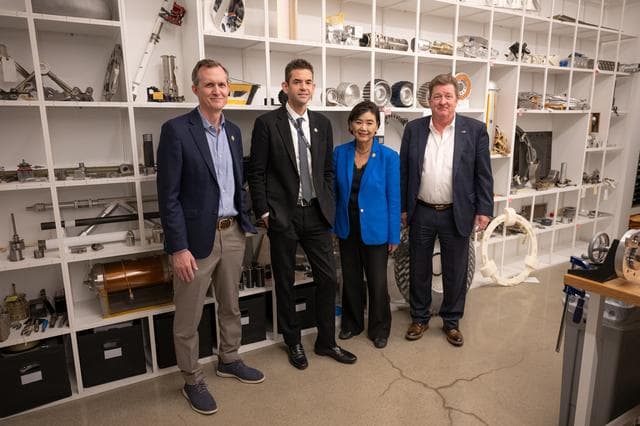 Administrator Isaacman Visits JPL