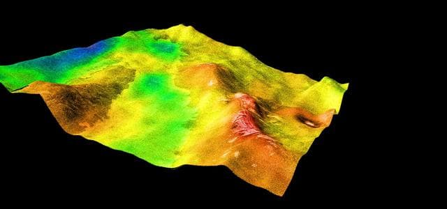 NASA image: Magellan Perspective View of Sedna Planitia, 45° N, 350° E