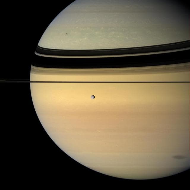 NASA image: Shadowing Saturn