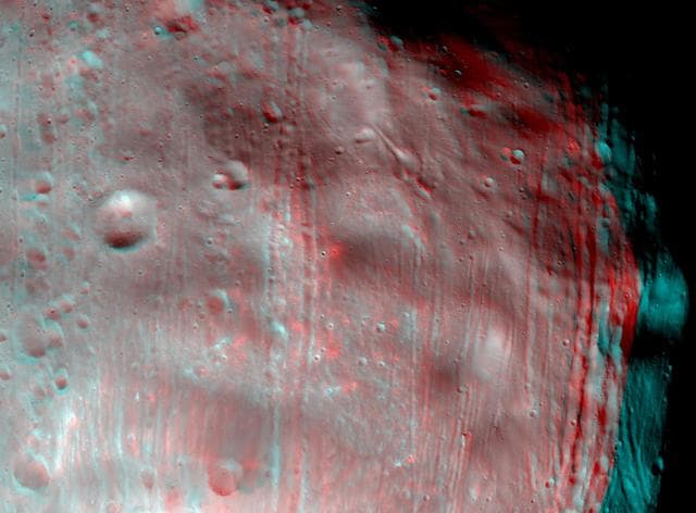 NASA image: Phobos in Stereo