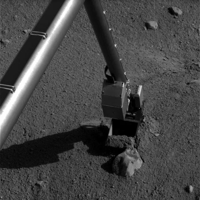 NASA image: Phoenix Robotic Arm connects with Alice