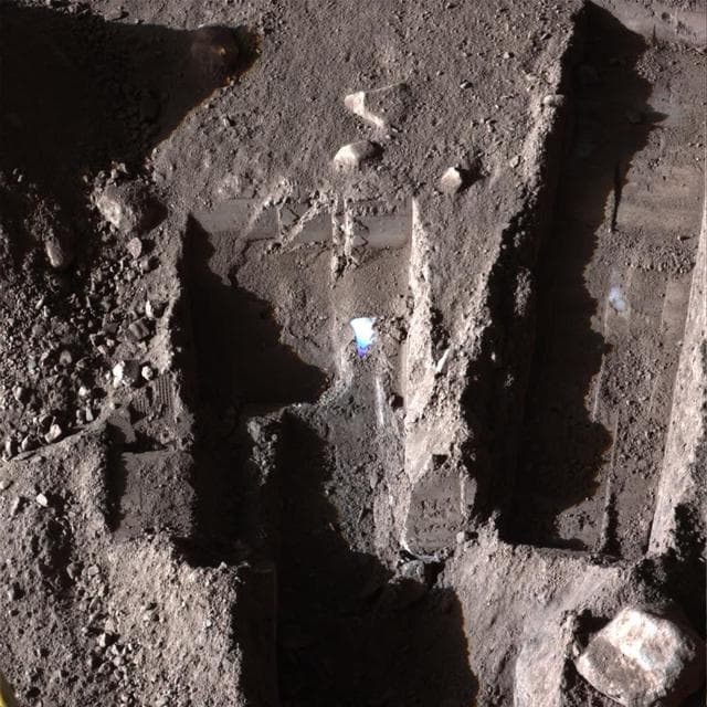 Phoenix Deepens Trenches on Mars