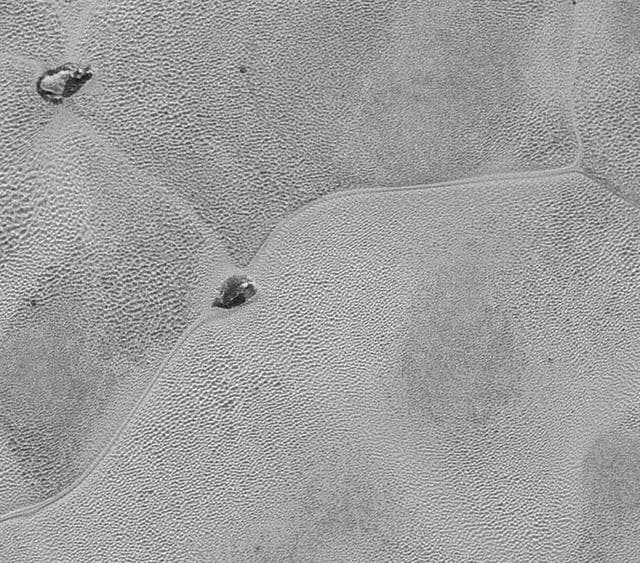 NASA image: New Horizons Best Close-Up of Pluto Surface