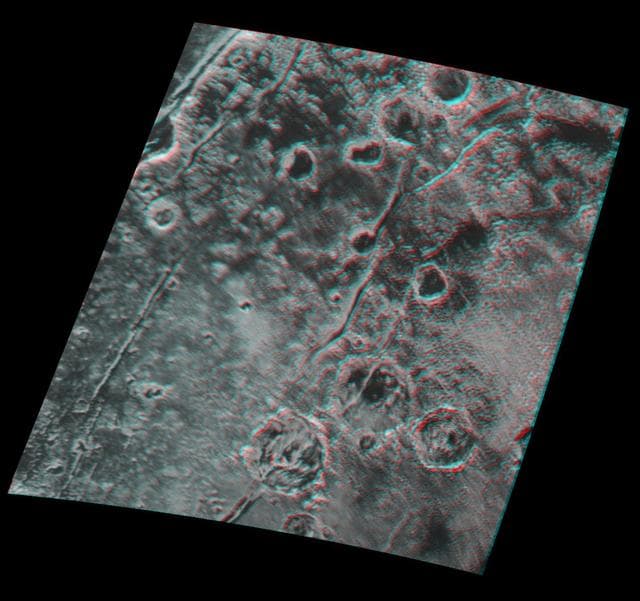 NASA image: Pluto in 3-D