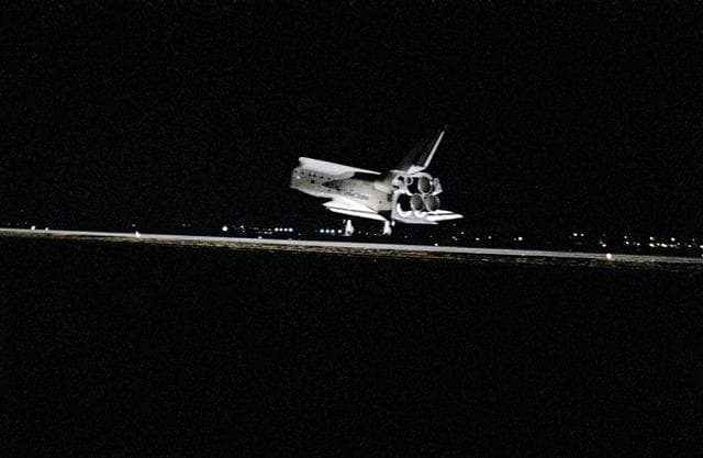NASA image: Landing - STS-8 - KSC