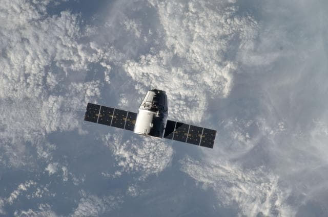 NASA image: Approach  of the SpaceX Dragon Commercial cargo craft