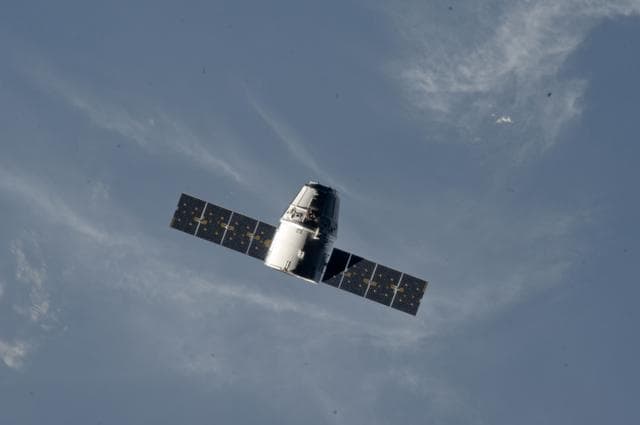 NASA image: Approach  of the SpaceX Dragon Commercial cargo craft