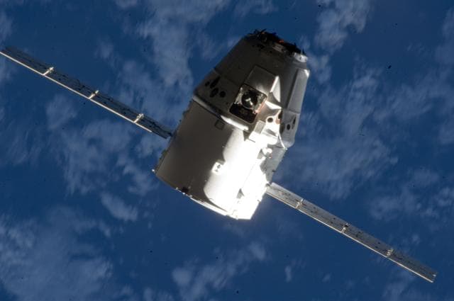 NASA image: Approach  of the SpaceX Dragon Commercial cargo craft