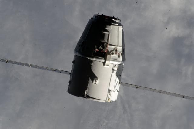 NASA image: Approach  of the SpaceX Dragon Commercial cargo craft