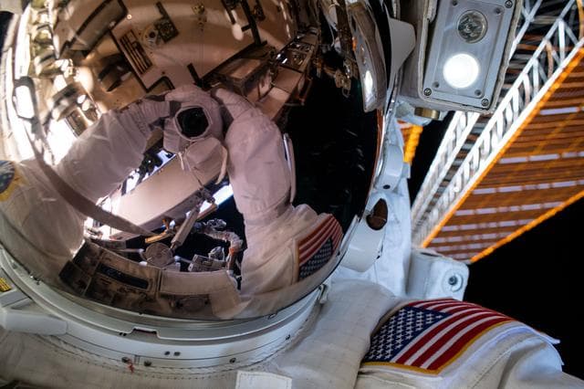 NASA image: iss063e033403