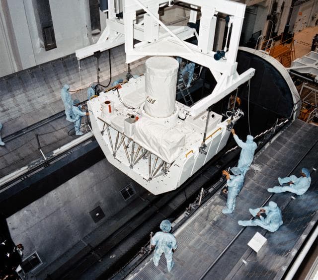 NASA image: STS-64 Payload Processing View
